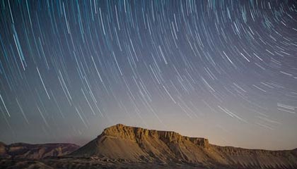 韩国爆发反以色列游行：民众排队向内塔尼亚胡海报扔鞋