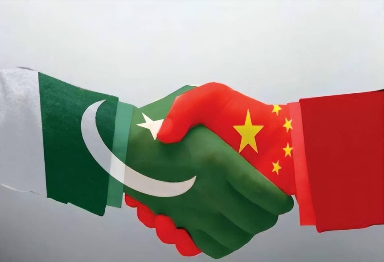 巴基斯坦总理出访中国前夕，豪爽打款1000亿卢比，中企迎来合作大扩展